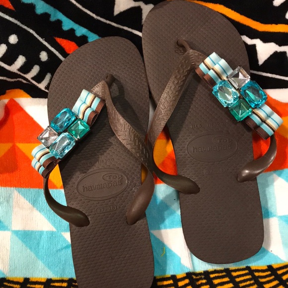 Top havalsnas Shoes - Darling bling flip flops!